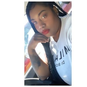 Meet your Posher, Lanay